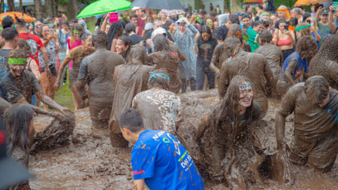 Confira como foi o banho de lama do Vestibular da UFPR 2023/2024